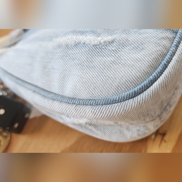 Teri Shoulder Bag In Loved Denim With Charms - Picture 6 of 12